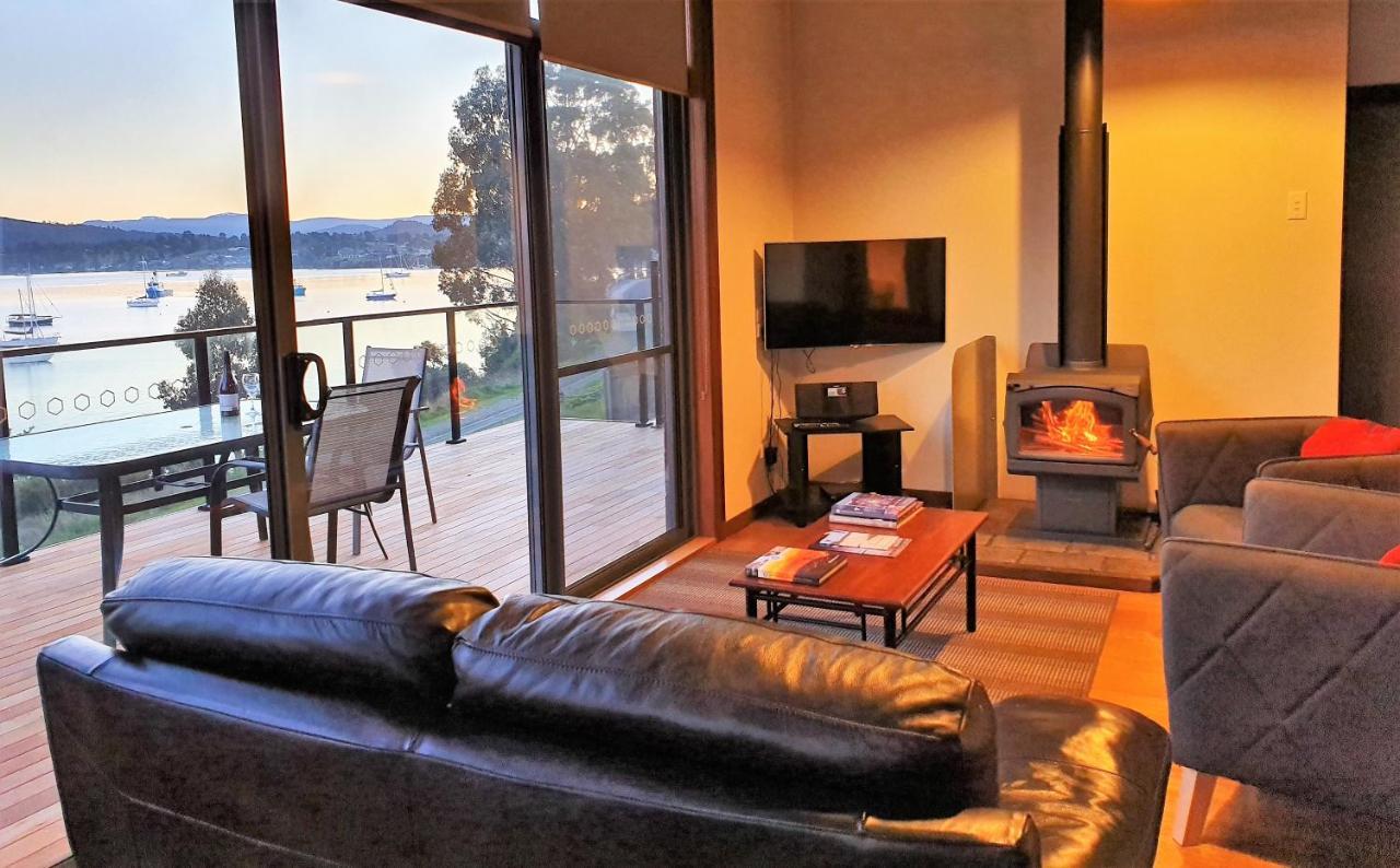 The Beach House- Private Jacuzzi And Wood Fire! Dover Exterior photo