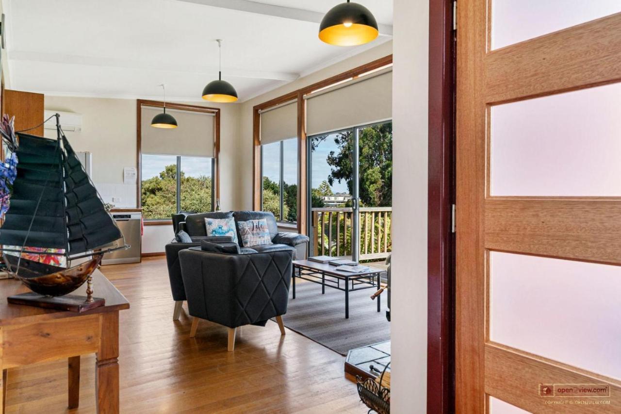 The Beach House- Private Jacuzzi And Wood Fire! Dover Exterior photo